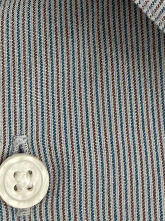 Vince Classic Fit Striped Button-Down Shirt (M5394-1387) Size Large - Picture 6 of 6